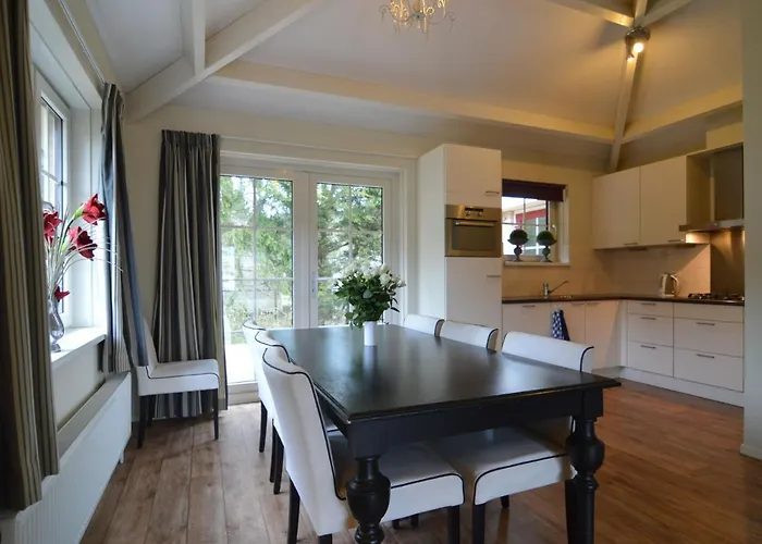 In The Veluwe In Nature بوتِنْ